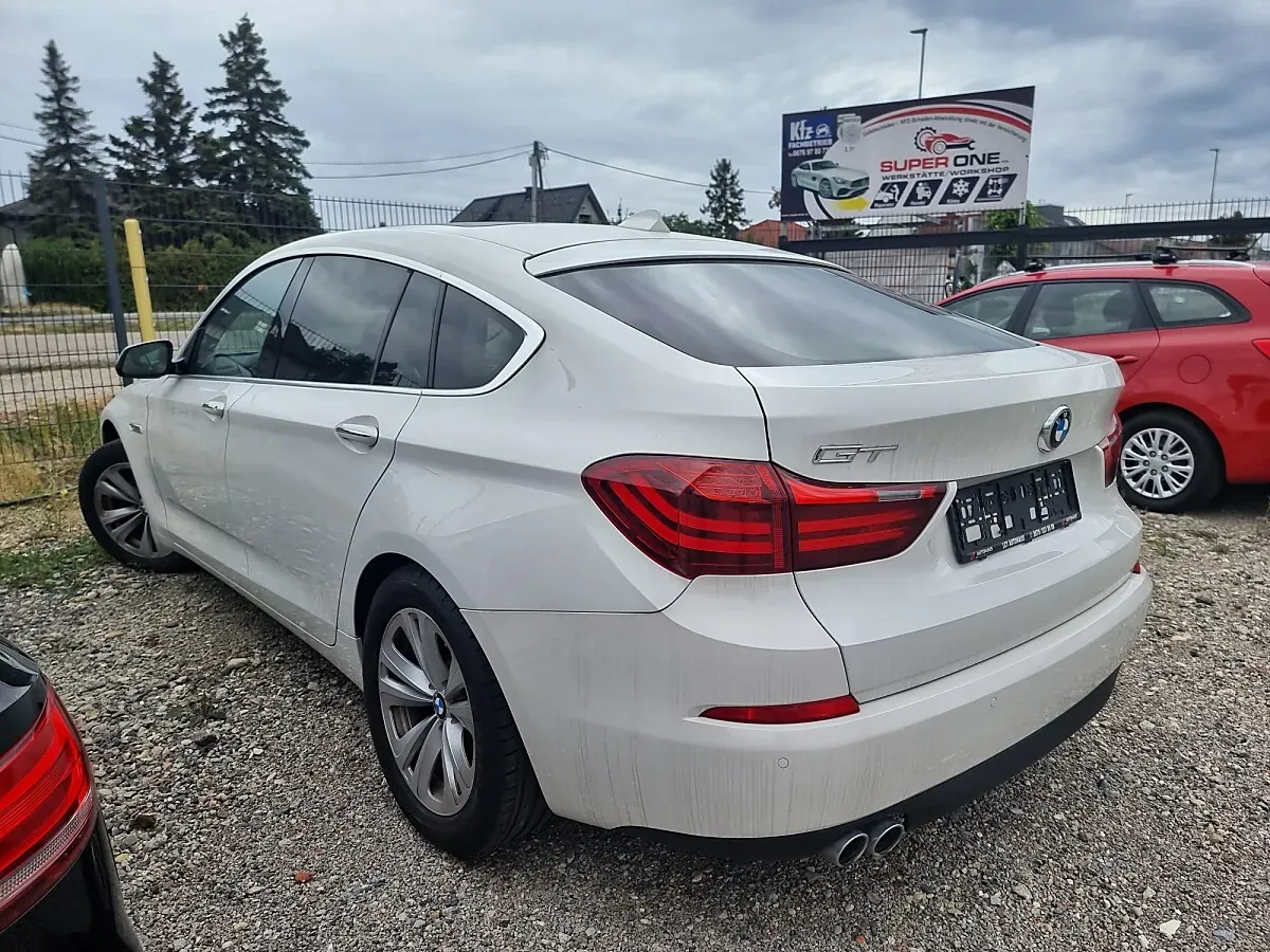 BMW 5 Series 2015 photo 2