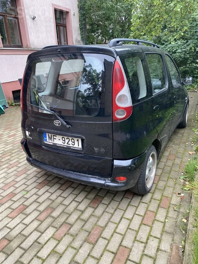 Toyota Yaris Verso 2001 photo 4
