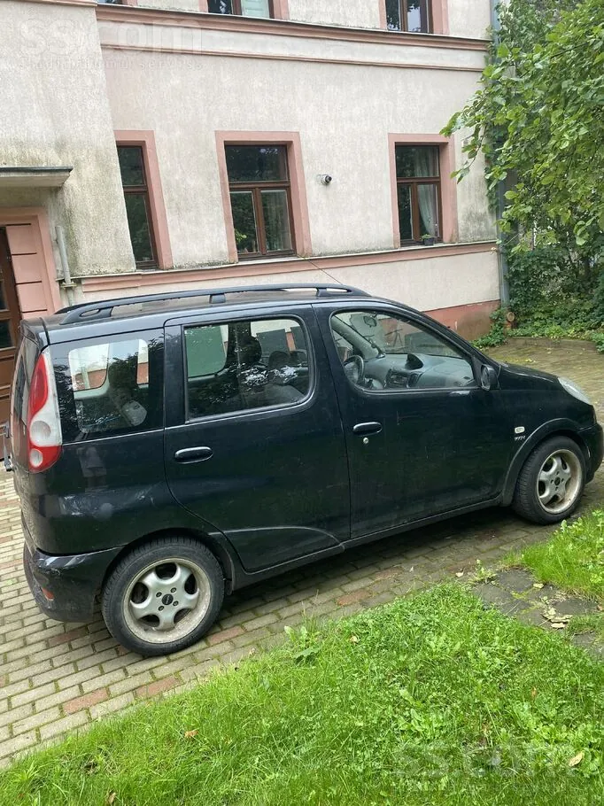 Toyota Yaris Verso 2001 photo 3