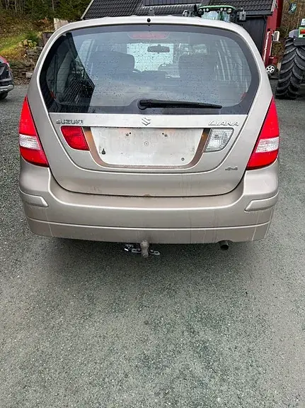 Suzuki Liana 2004 photo 4