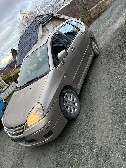 Suzuki Liana
