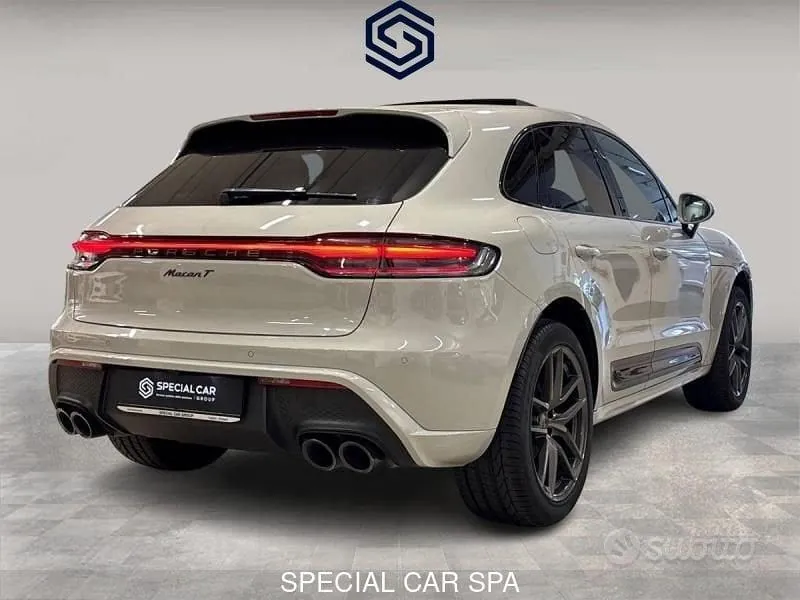 Porsche Macan 2023 photo 2