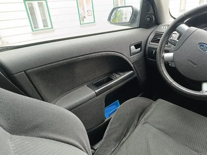 Ford Mondeo 2002 photo 2