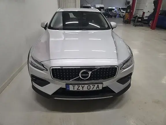Volvo V60 Cross Country 2022 photo 2