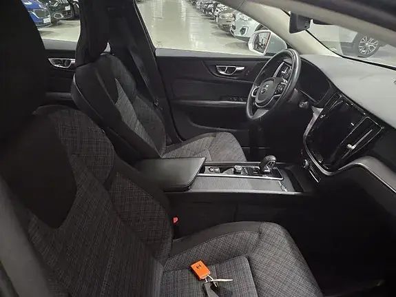 Volvo V60 Cross Country 2022 photo 4