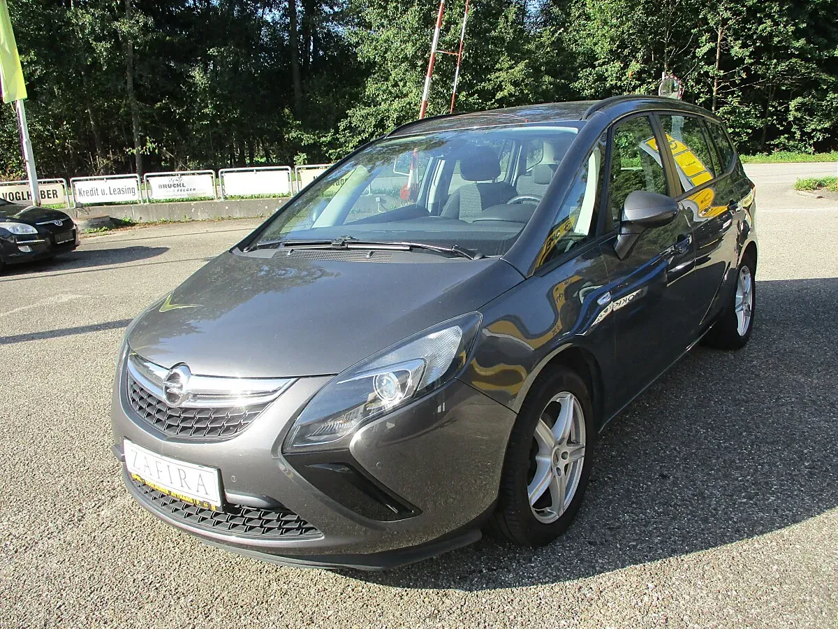 Opel Zafira Tourer 2012 photo 3