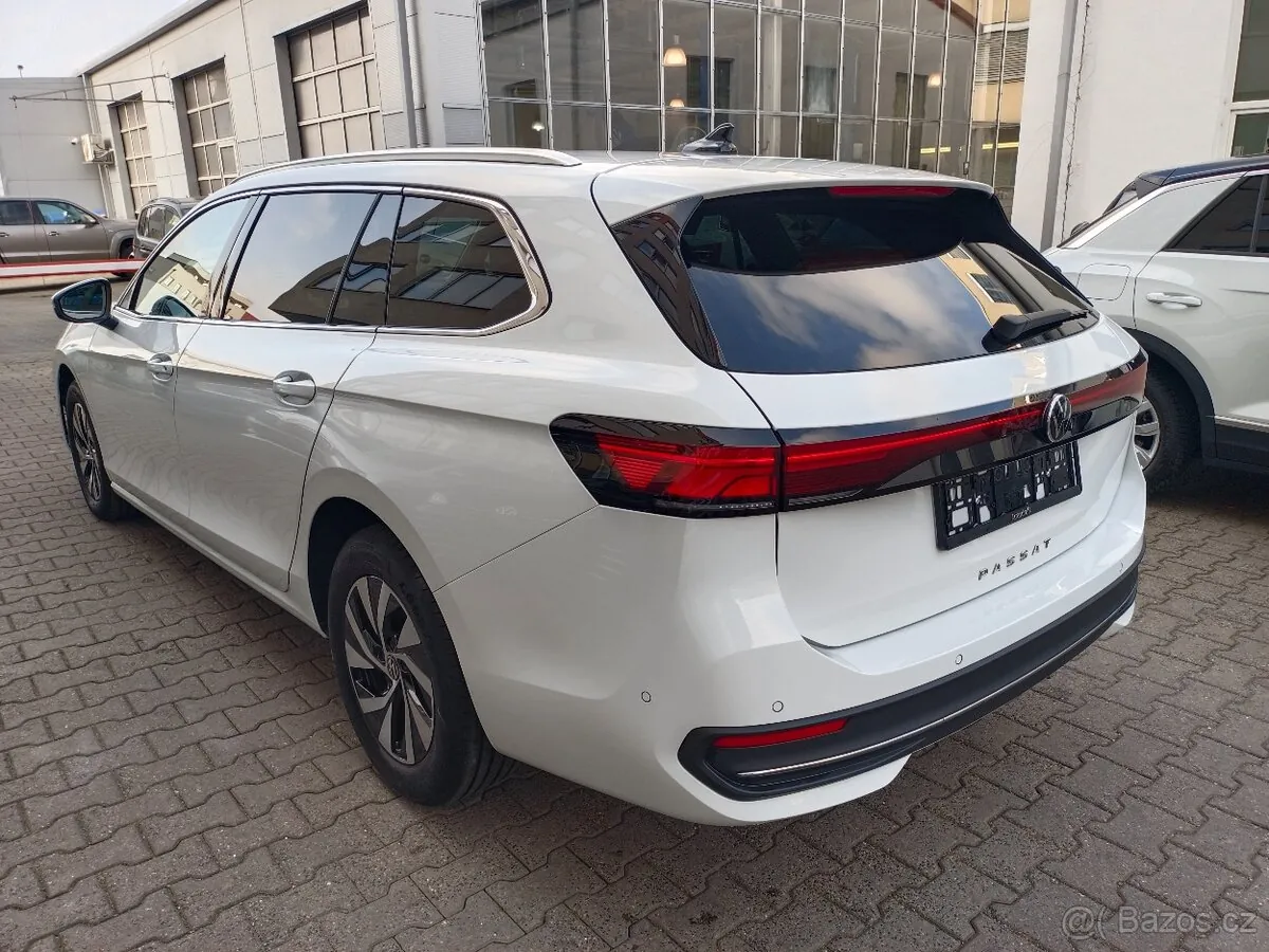 Volkswagen Passat 2024 photo 3