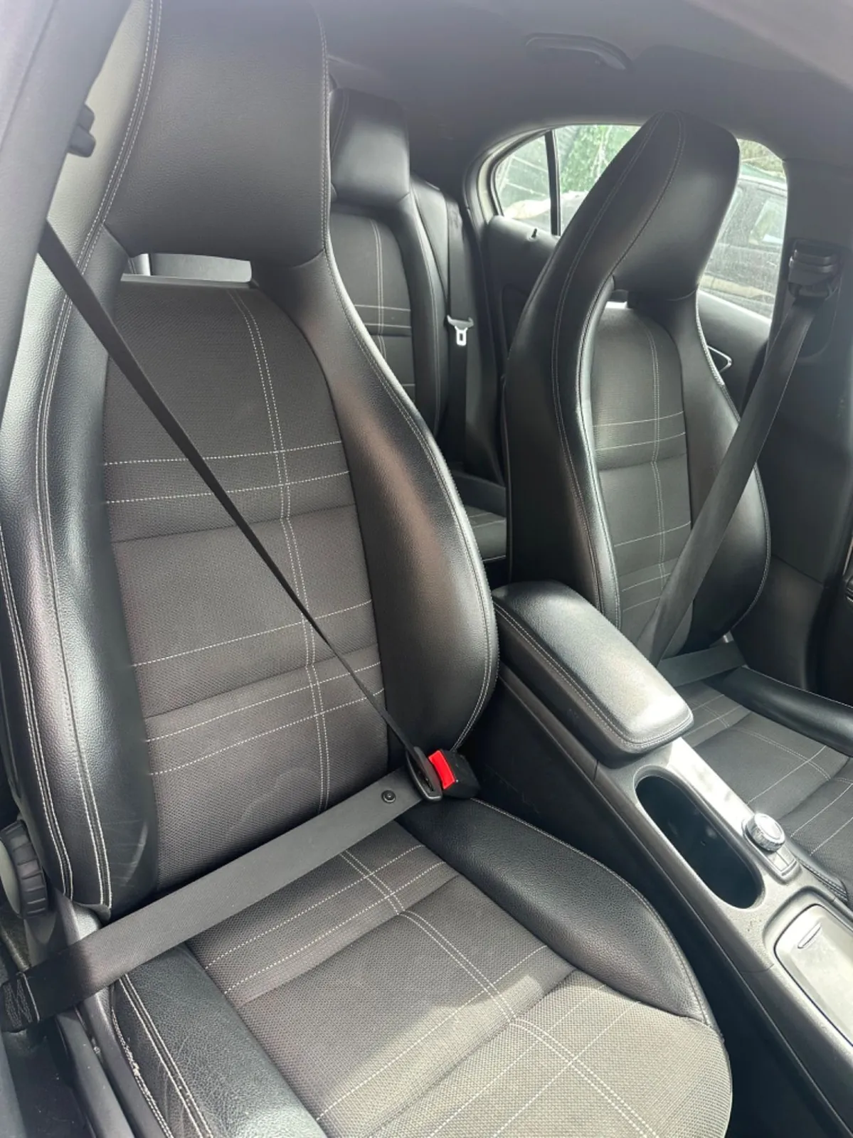 Mercedes-Benz A 180 2013 photo 4