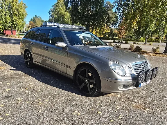 Mercedes-Benz E320 2004 photo 3