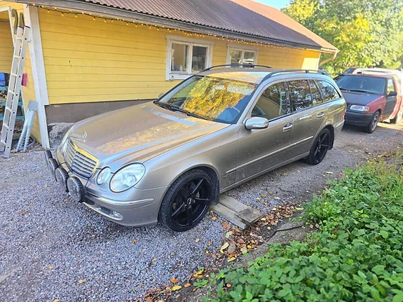 Mercedes-Benz E320