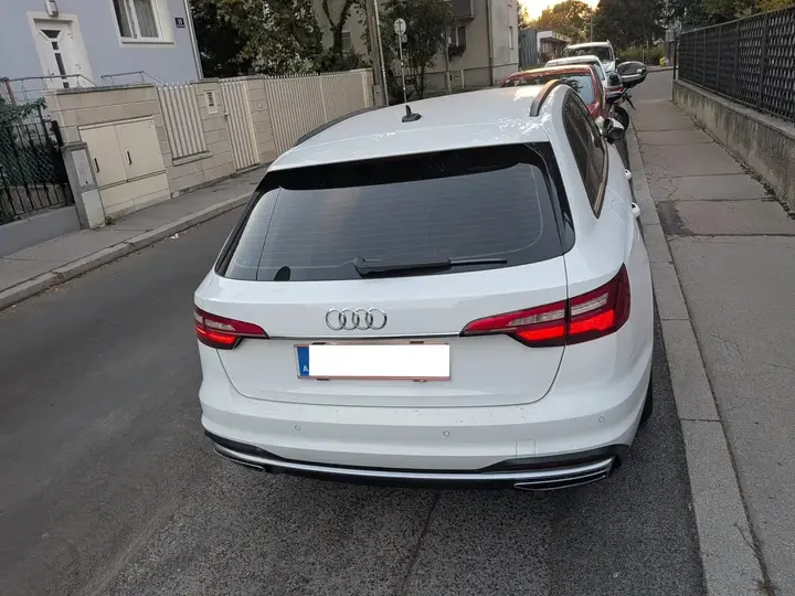 Audi A4 2022 photo 3