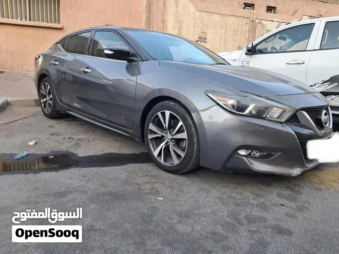 Nissan Maxima