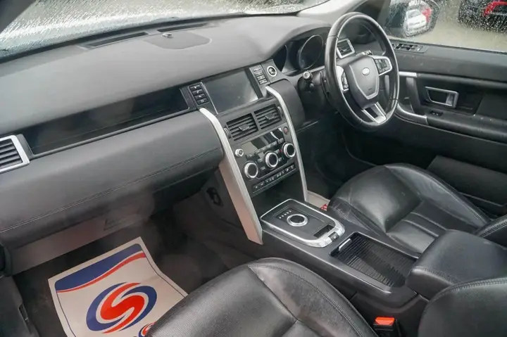 Land Rover Discovery Sport 2017 photo 4