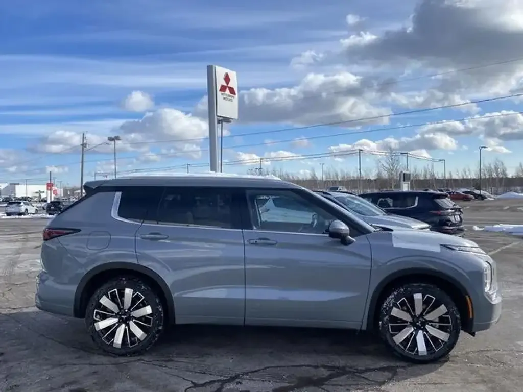 Mitsubishi Outlander 2026 photo 3