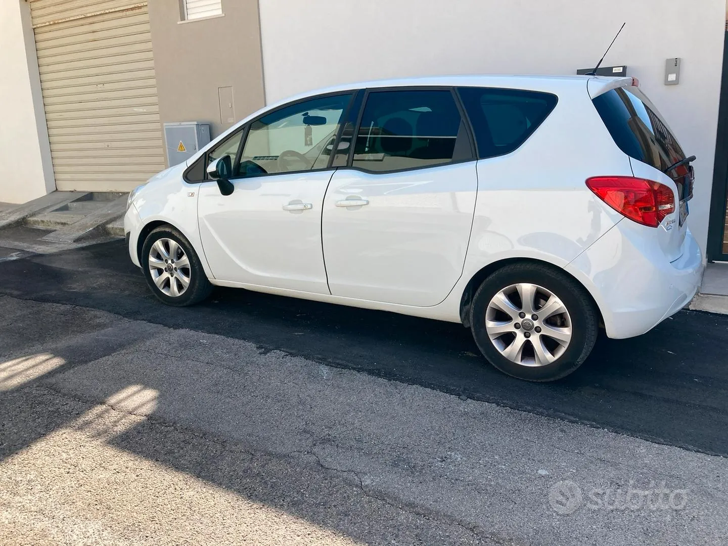 Opel Meriva 2013 photo 2