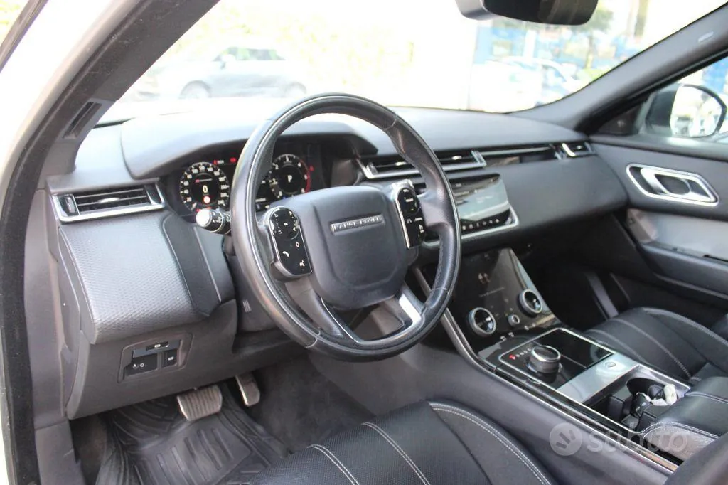 Land Rover Range Rover Velar 2019 photo 3
