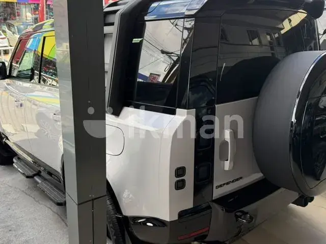 Land Rover Defender 2026 photo 4