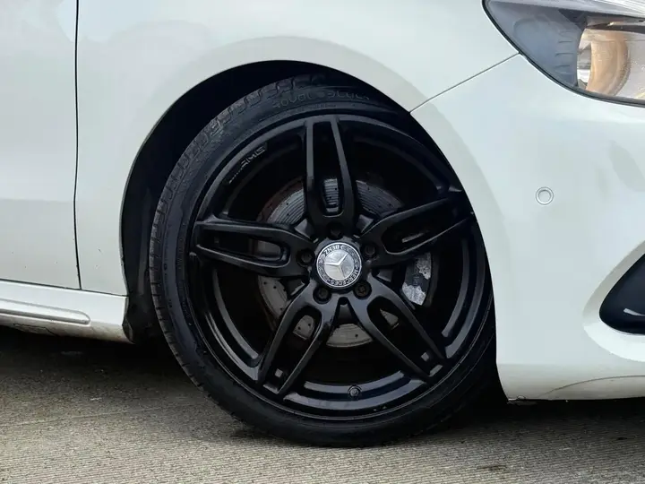 Mercedes-Benz A-Class 2016 photo 3