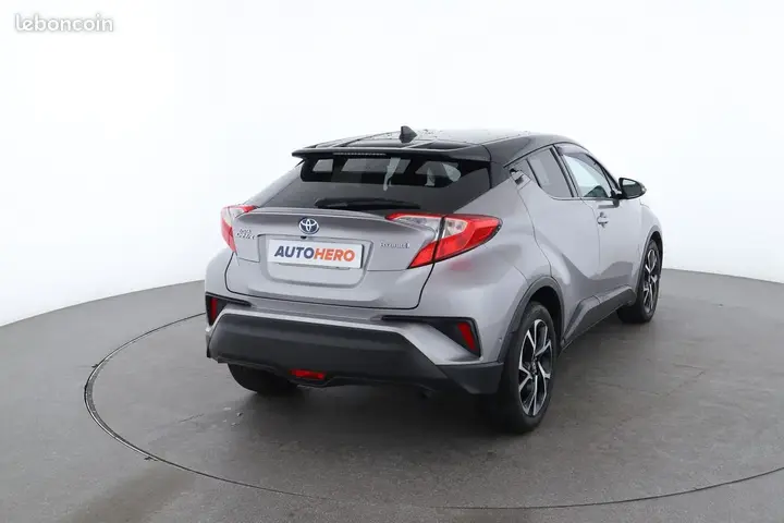 Toyota C-Hr 2017 photo 3