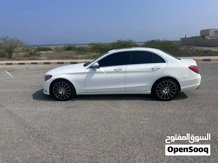 Mercedes-Benz C-Class 2019 photo 3