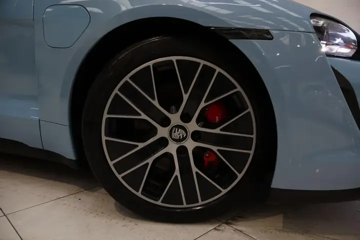 Porsche Taycan 2020 photo 2