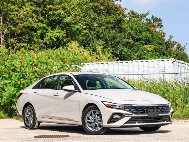Hyundai Elantra 2025 photo 2