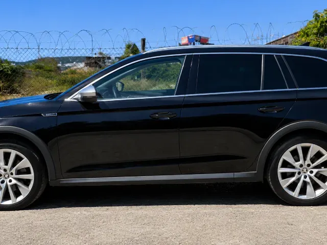 Skoda Octavia Combi 2022 photo 3