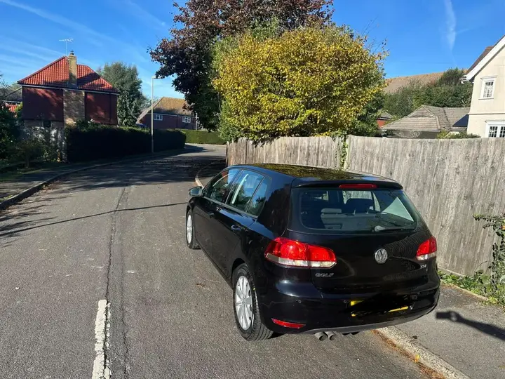 Volkswagen Golf 2011 photo 3