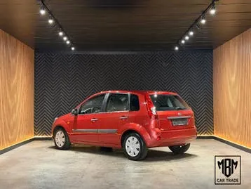 Ford Fiesta 2006 photo 2