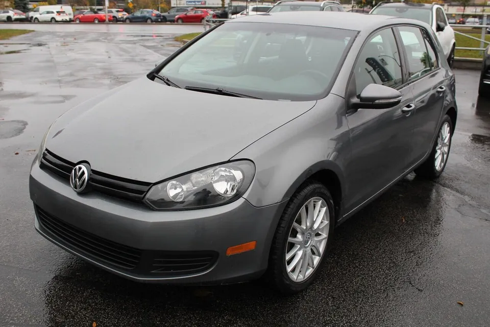 Volkswagen Golf 2012 photo 2