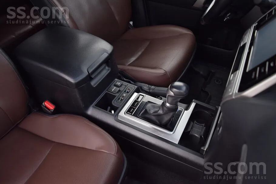 Toyota Land Cruiser 2020 photo 5