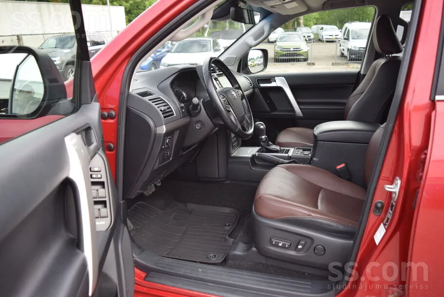 Toyota Land Cruiser 2020 photo 3