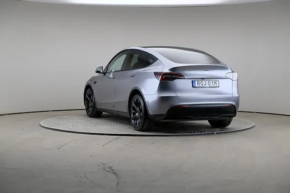 Tesla Model Y 2023 photo 2