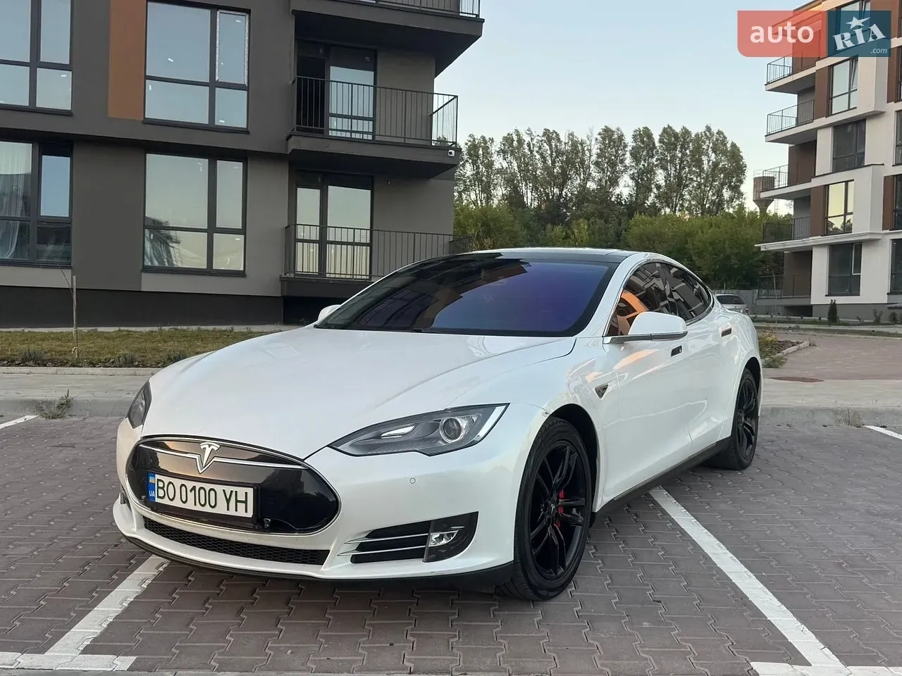 Tesla Model S 2014 photo 2