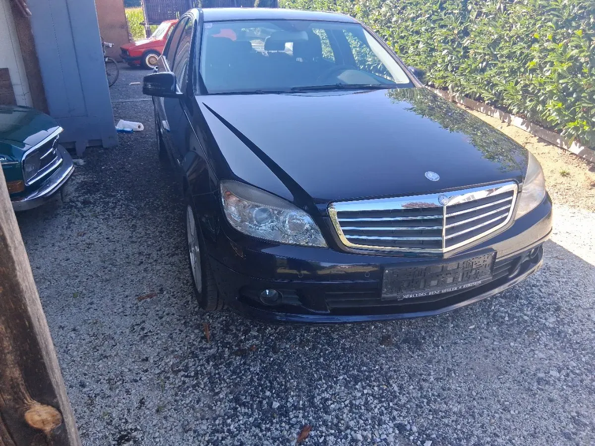 Mercedes-Benz C-Class 2009 photo 2