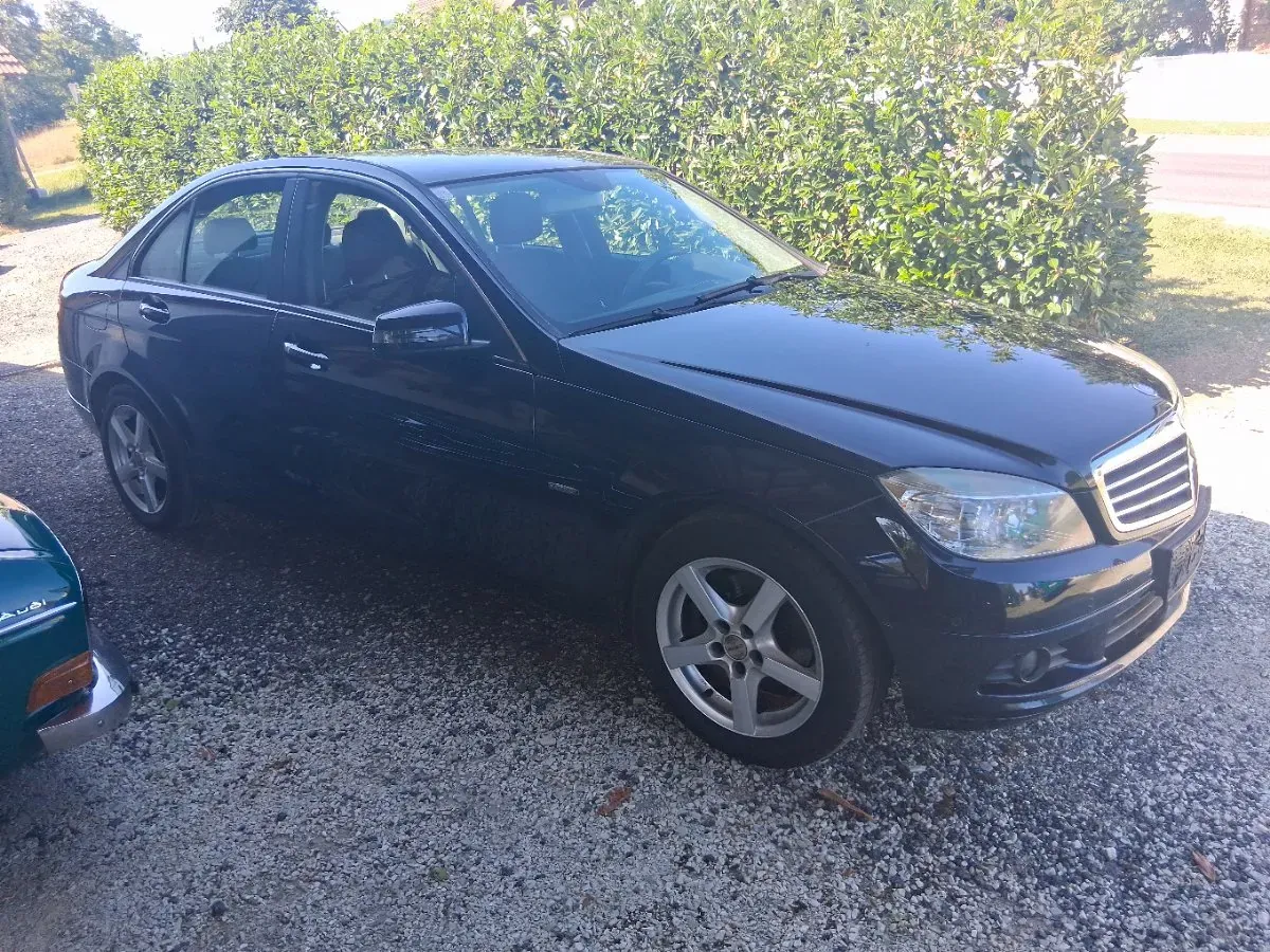 Mercedes-Benz C-Class 2009 photo 3