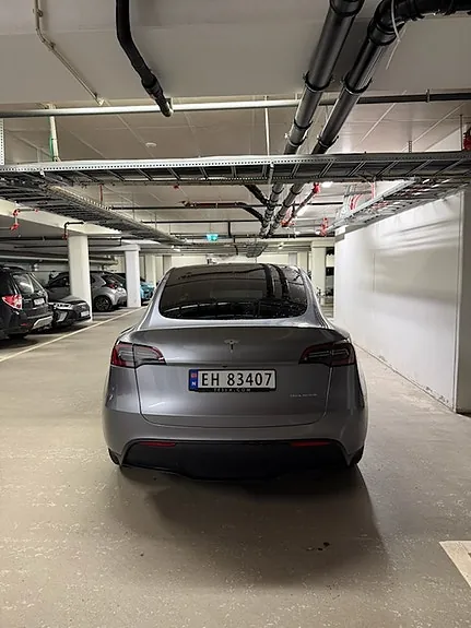 Tesla Model Y 2024 photo 4