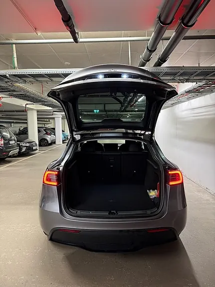 Tesla Model Y 2024 photo 5