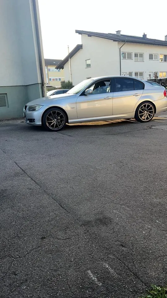 BMW 320I