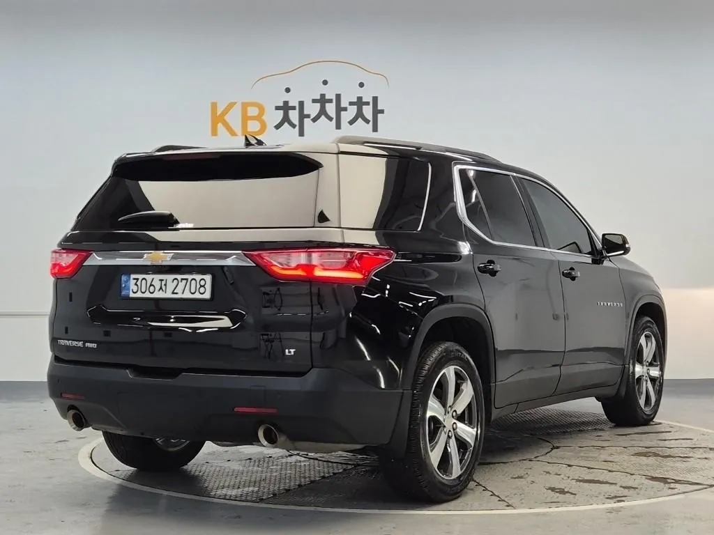 Chevrolet Traverse 2021 photo 3
