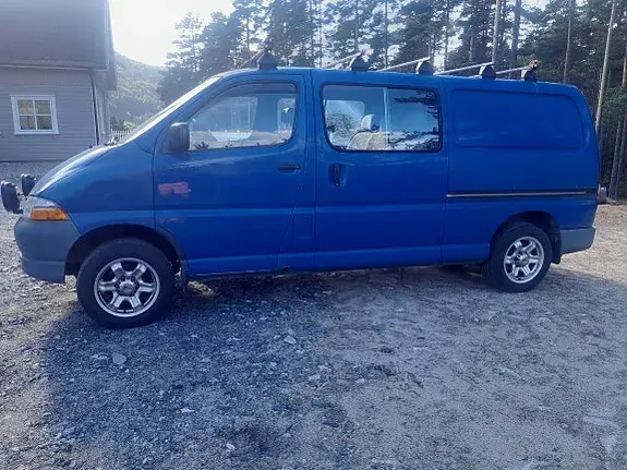 Toyota Hiace 2000 photo 2
