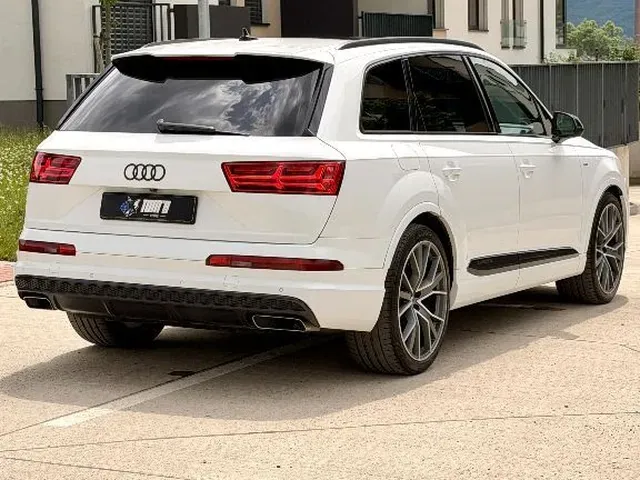 Audi Q7 2017 photo 3