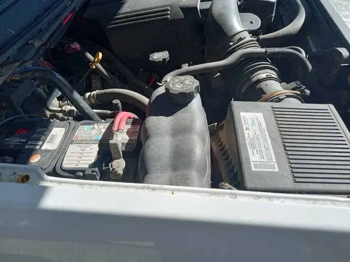 Chevrolet Suburban 2008 photo 2