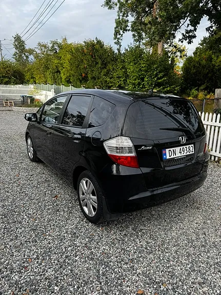 Honda Jazz 2010 photo 2