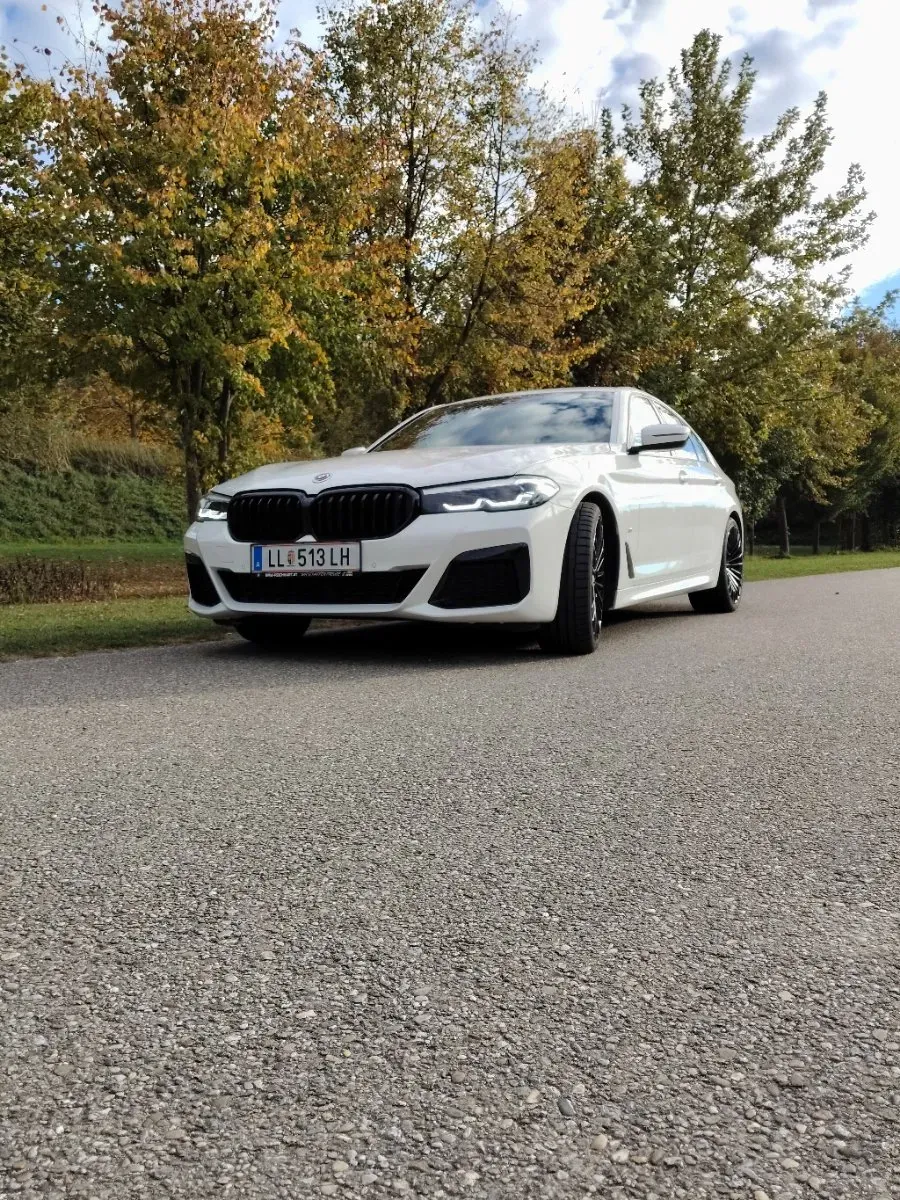 BMW 5 Series 2022 photo 3