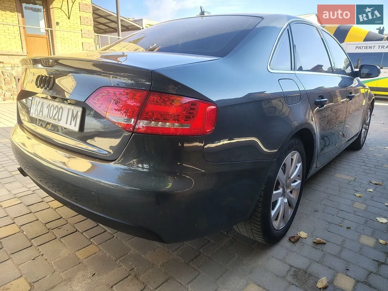 Audi A4 2010 photo 2