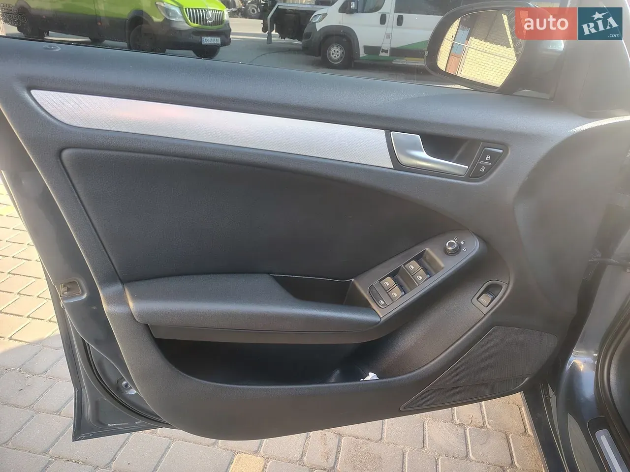 Audi A4 2010 photo 5