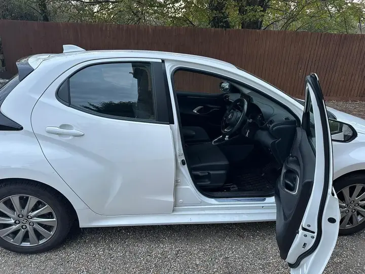Toyota Yaris Hybrid 2022 photo 4