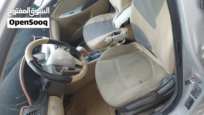 Hyundai Accent 2013 photo 4