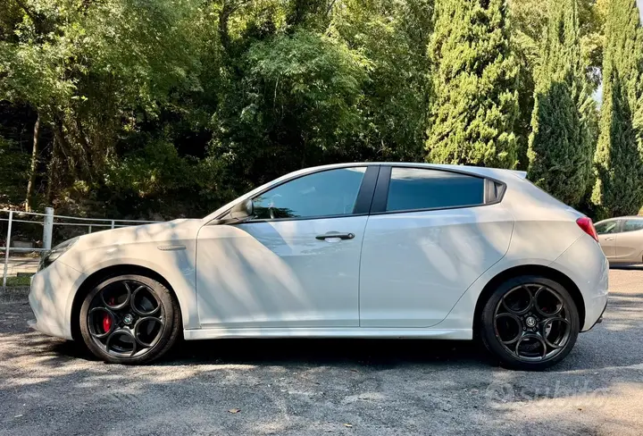 Alfa Romeo Giulietta 2017 photo 3